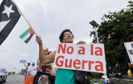 Manifestantes exigem o encerramento das bases norte-americanas em Porto Rico
