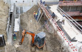 Enquanto o Governo fala em caos, a imigração puxa pela economia