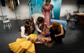 A vida de Raquel Castro está em Tchékov. A nossa também