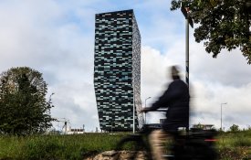 Crise na indústria automóvel tem origem política