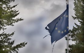 Quando a UE «simplifica», os nossos direitos sofrem