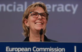 Maria Luís Albuquerque reunirá mais de 20 bancos para discutir o alívio da regulação