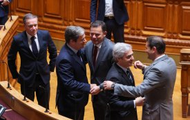 25 de Novembro: direita tenta reescrever a história e apagar Abril