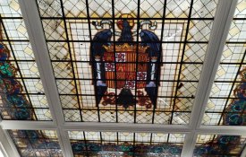 Em Saragoça, cidadãos removem símbolos fascistas das ruas e edifícios