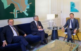 Lucros históricos e direitos em risco: a contradição central do pacote laboral