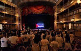 Trabalhadores da saúde homenageados em Cuba