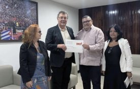 Na Alemanha, os críticos do governo estão a perder as contas bancárias e mais