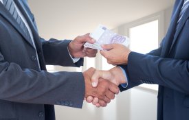 Promulgada a lei que regulamenta o lobbying (nome fino para o tráfico de influências)