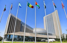 África novamente com Cuba e contra o bloqueio dos EUA