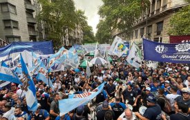 No meio de forte contestação, a reforma laboral de Milei avança