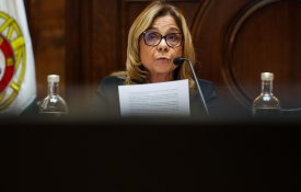 Utentes marcam protesto contra fecho da maternidade no Barreiro