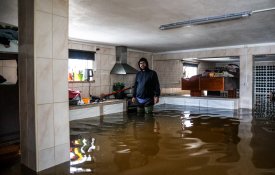 Como pessoas não são empresas, PSD e CDS-PP opõem-se ao layoff a 100%