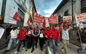 Sindicatos equatorianos contra a política neoliberal de Noboa