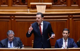 Governo cada vez mais «forte com os fracos e fraco com os poderosos»