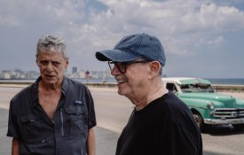 Chico Buarque de volta a Cuba em «demonstração de solidariedade» com o seu povo