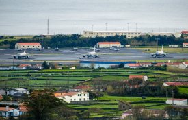 Trabalhadores das Lajes ao serviço dos EUA abaixo do salário mínimo 