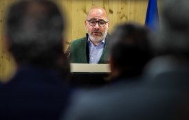 Ministro quer CP com «contas saudáveis» a dar as linhas mais rentáveis a privados