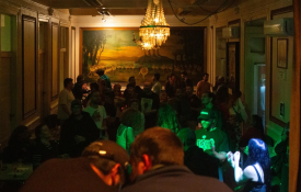 E depois de descer a avenida? É levar os cravos até à ARA