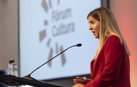 Ministra Balseiro Lopes chamada ao Parlamento