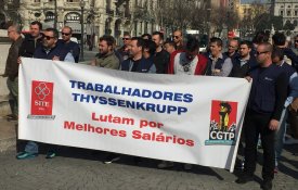 Trabalhadores da ThyssenKrupp rechaçam horários impostos