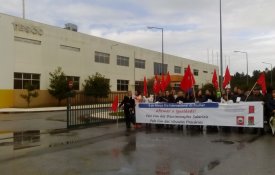 Trabalhadores da Tesco não cedem à «pressão» e adesão à greve aumenta