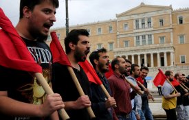 Fortes protestos em Atenas contra novas medidas de austeridade