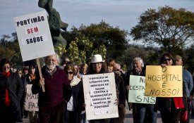 Utentes no Algarve: fecho das maternidades é «expressão de violência institucional»