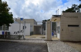 Escolas fechadas contra falta de pessoal e baixos salários