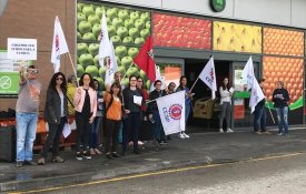 Trabalhadores do Pingo Doce da Guia, em Cascais, farão acção de denúncia