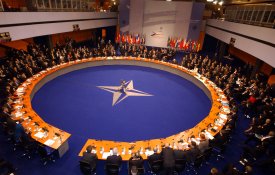 Personalidades do mundo exigem o fim do expansionismo da NATO