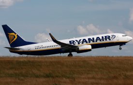 «Os Verdes» alertam para abusos laborais na Ryanair