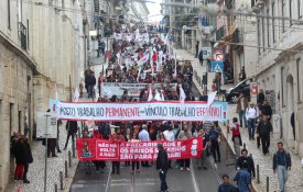  Milhares de jovens em manifestação contra a precariedade