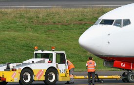  Protesto contra despedimento colectivo na limpeza de aviões