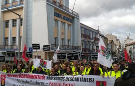  Acção de solidariedade massiva com trabalhadores precários de Almada