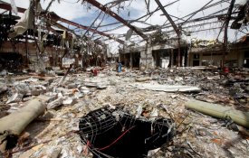  Pelo menos 14 civis mortos após ataque aéreo saudita a mercado no Iémen