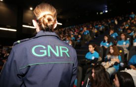 GNR: mulheres obrigadas a levar os filhos para o posto