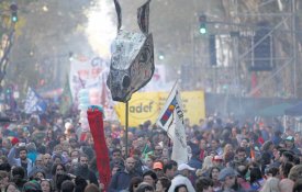 Trabalhadores argentinos não acatam restrições ao direito de manifestação