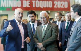 Governo insiste em violar a lei ao não contar tempo total dos professores
