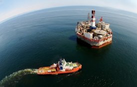 Recursos petrolíferos brasileiros continuam a ser entregues ao capital estrangeiro