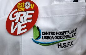 Enfermeiros em protesto paralisam serviços nos hospitais