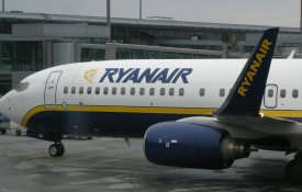 Ryanair obrigada a pagar subsídios a trabalhador despedido sem justa causa