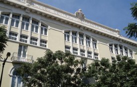 Greve encerra Escola Pedro Nunes em Lisboa