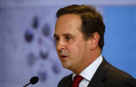 Fernando Medina propõe redução dos passes para resolver mobilidade