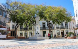  Municípios de Lagos e Gondomar «dão salto no escuro»