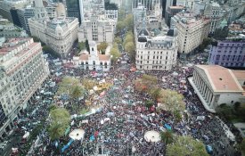 Mobilização na Argentina em «defesa da democracia» e «contra os neofascismos»