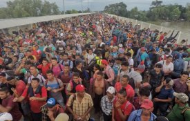 «Caravana migrante» atravessa o México sonhando com uma vida melhor