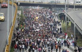 Estudantes colombianos voltaram a mobilizar-se em defesa da educação pública
