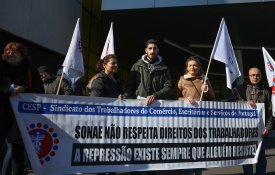 Trabalhadores do Continente em Vila Nova de Gaia em protesto