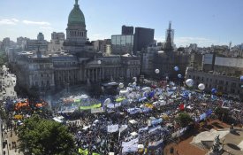Manifestação gigante em Buenos Aires em defesa dos direitos