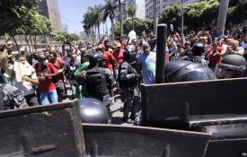 Cenário de guerra no centro do Rio com votação do «pacote das maldades»